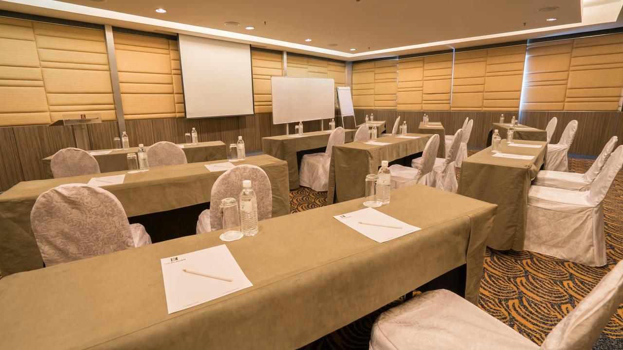 婆罗洲柯乐艮摄政1号酒店 亞庇 外观 照片