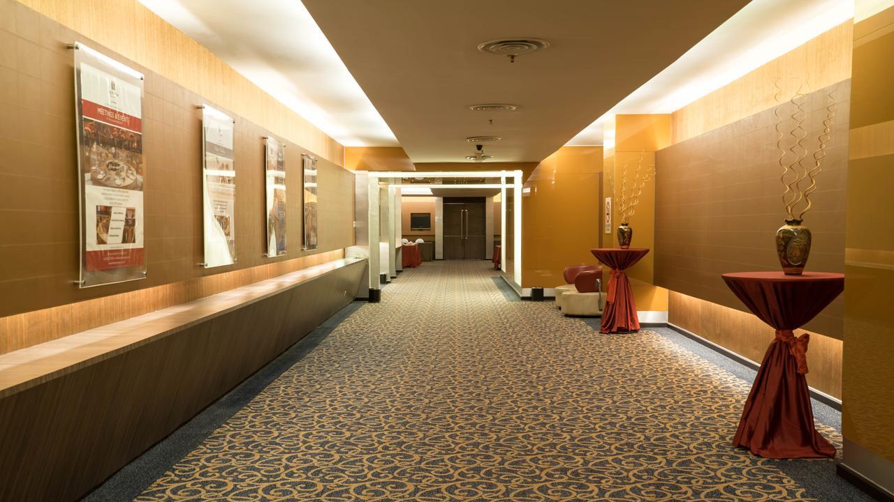 婆罗洲柯乐艮摄政1号酒店 亞庇 外观 照片